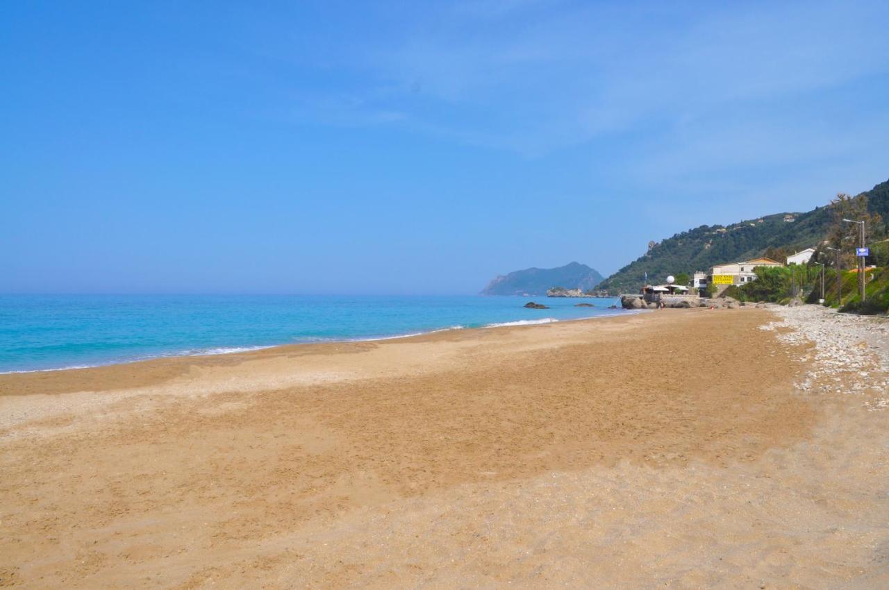 Natalia Apartment B With Panoramic Sea Views Of Agios Gordios Bay Buitenkant foto