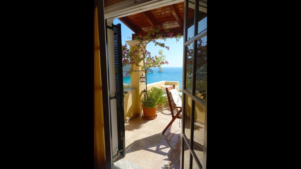 Natalia Apartment B With Panoramic Sea Views Of Agios Gordios Bay Buitenkant foto